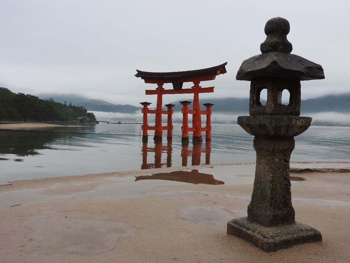 33 MIYAJIMA ItsuKushima Sanctuary